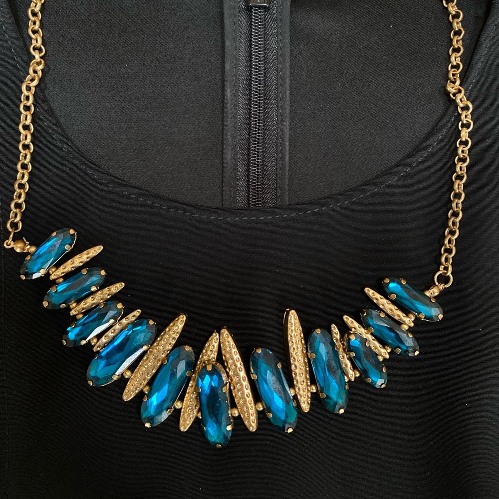 Vintage   Gold tone necklace